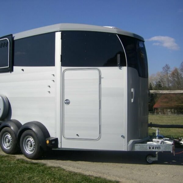 Van 2 places Ifor Williams HBX 511